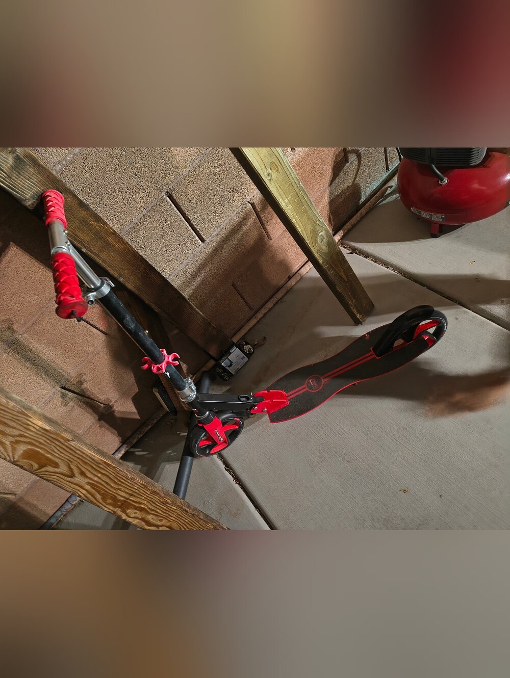 Kids Red and Black Foldable Kick Scooter